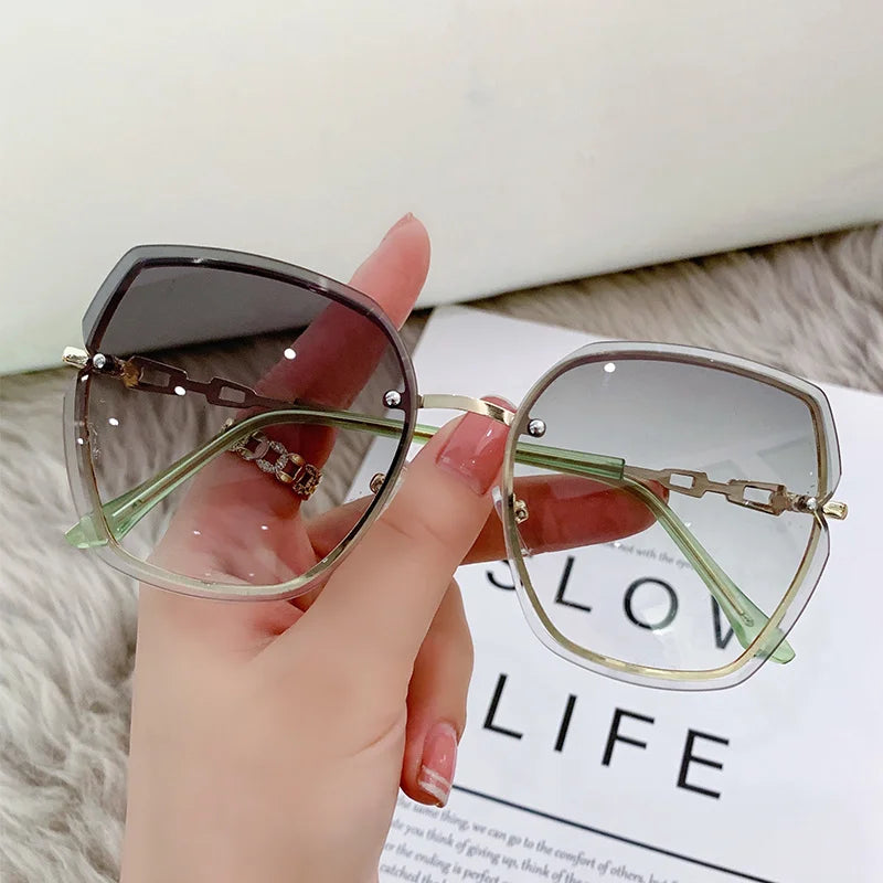 Rhinestone Decor Rimless Fashion Sunglasses For Women Men Casual Gradient Glasses For Summer Beach Party UV400.